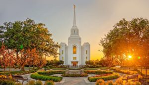 Zu sehen ist ein weiterer Tempel der Kirche Jesu Christi der Heiligen der Letzten Tage.