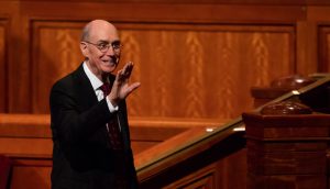 Zu sehen ist Henry B. Eyring, Zweiter Ratgeber in der Ersten Präsidentschaft der Kirche Jesu Christi der Heiligen der Letzten Tage. In diesem Artikel erfahren wir, wie dieser sein volles Potenzial erkannte.