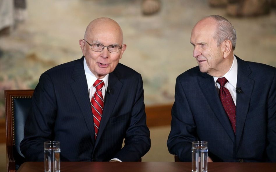 Präsident Oaks zusammen mit dem vorherigen Propheten, Russell M. Nelson.