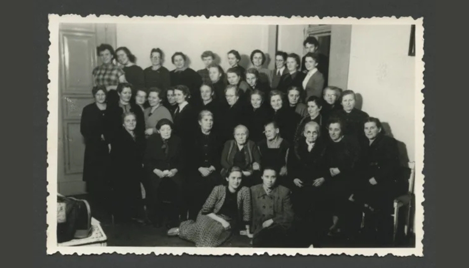 Frauenhilfsvereinigung von Dresden im Jahr 1955.