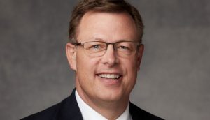 Elder Clark G. Gilbert wurde in das Kollegium der Zwölf Apostel berufen.