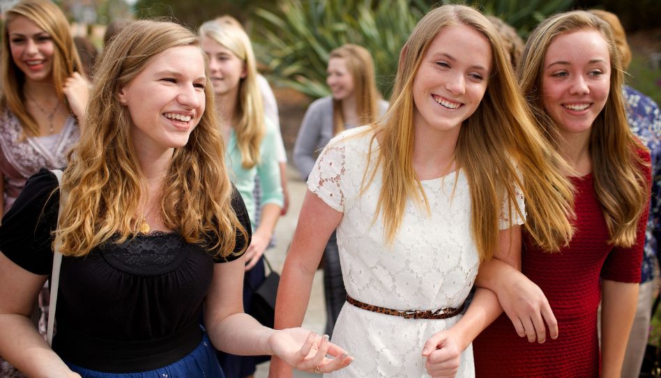 Junge Damen der Kirche Jesu Christi der Heiligen der Letzten Tage.